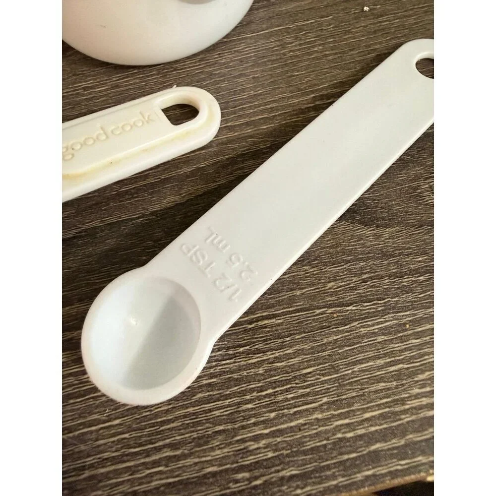 Good cook vintage white measuring cups